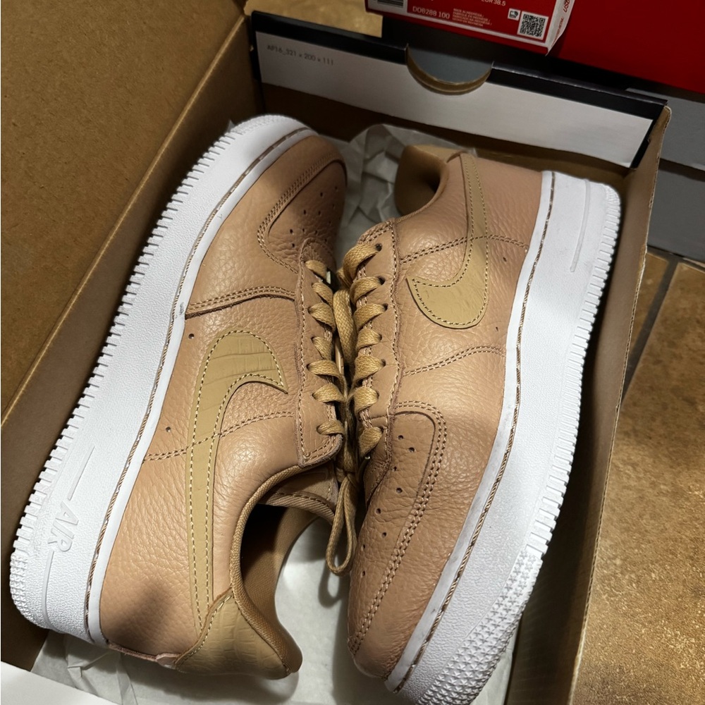 Nike Vachetta Tan Sneakers